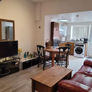 En-suit On Chilwell Street Homestay